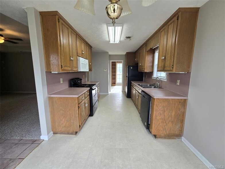Building Photo - 1413 Co Rd 43