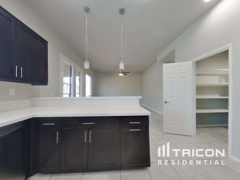 Building Photo - 13725 Polk Ct