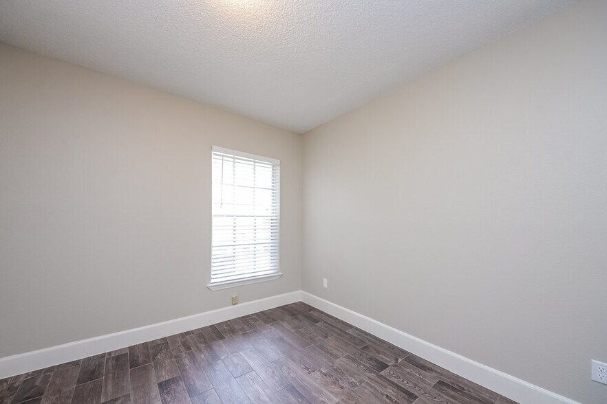 Building Photo - 1624 Sienna Ct