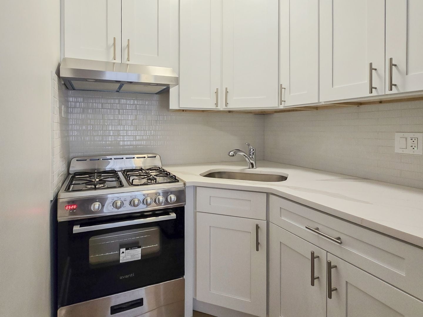 Building Photo - 623 W Briar Pl