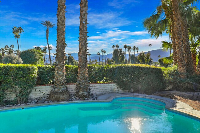 Building Photo - 261 Cordoba Way