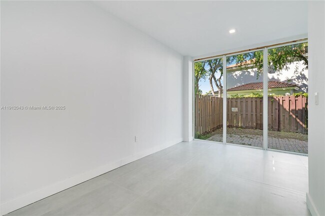 Building Photo - 11583 NW 69th Terrace