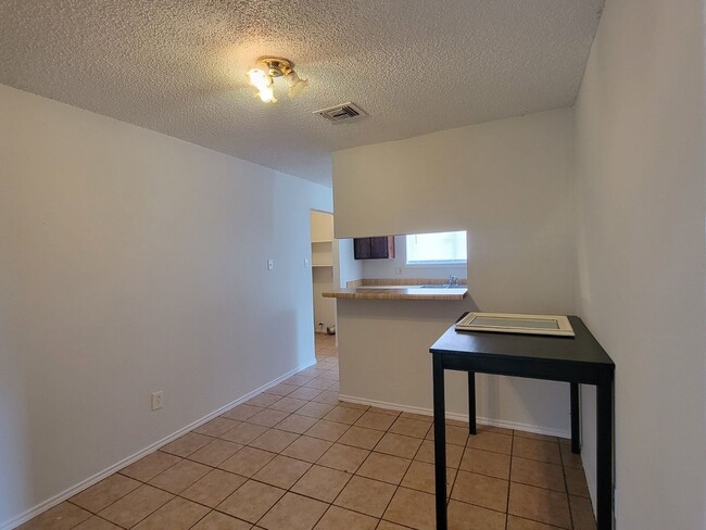 Building Photo - 11651 Woodbuck Trail