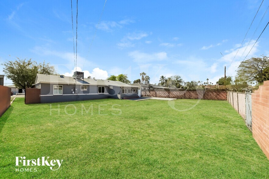 Building Photo - 1308 W Elm St