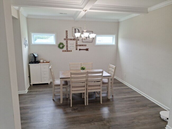 Building Photo - Magnificent Five Bedroom Home in Elgin SC!