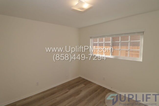 Building Photo - 4 Bedroom 2 Bath Home in the Heart of Mira Mesa.