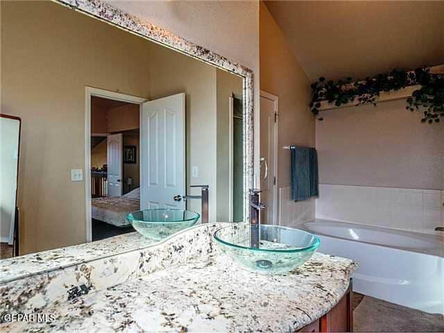 Building Photo - 6609 Parque Del Sol Dr