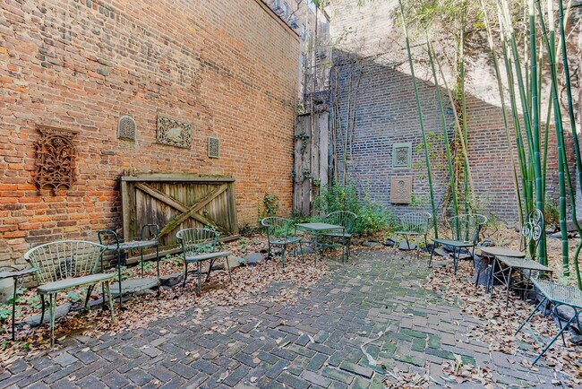 Building Photo - 209 1st Ave