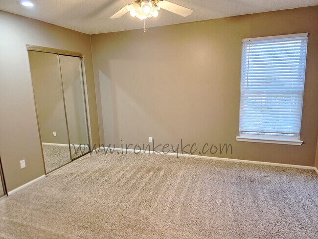 Building Photo - 10176 Haskins St