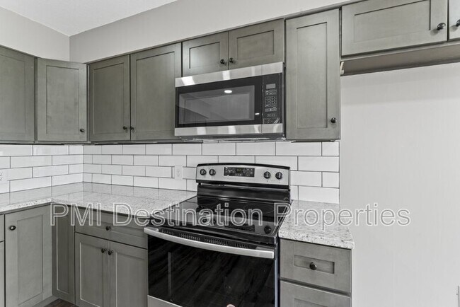 Building Photo - 2081 Willow Ln