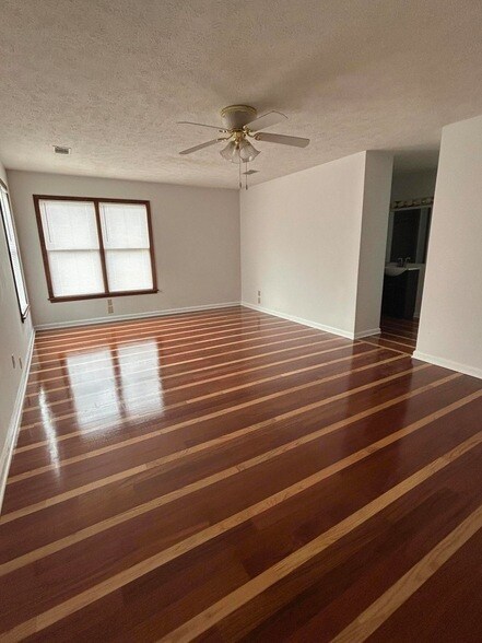 Building Photo - 1970 Gray Mare Hollow Rd