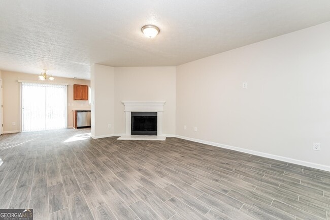 Building Photo - 4310 Chestnut Lake Ave