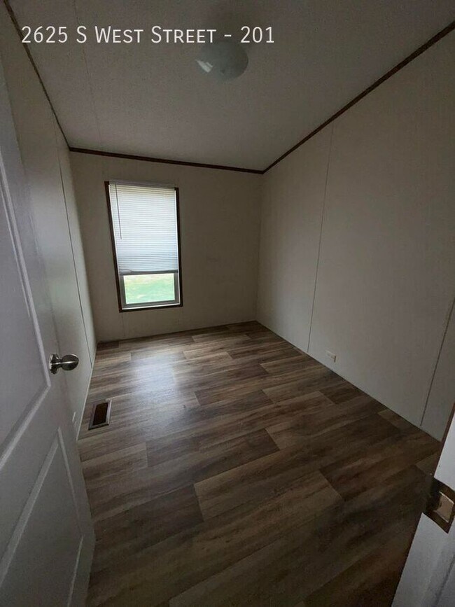 Building Photo - 2625 S West St