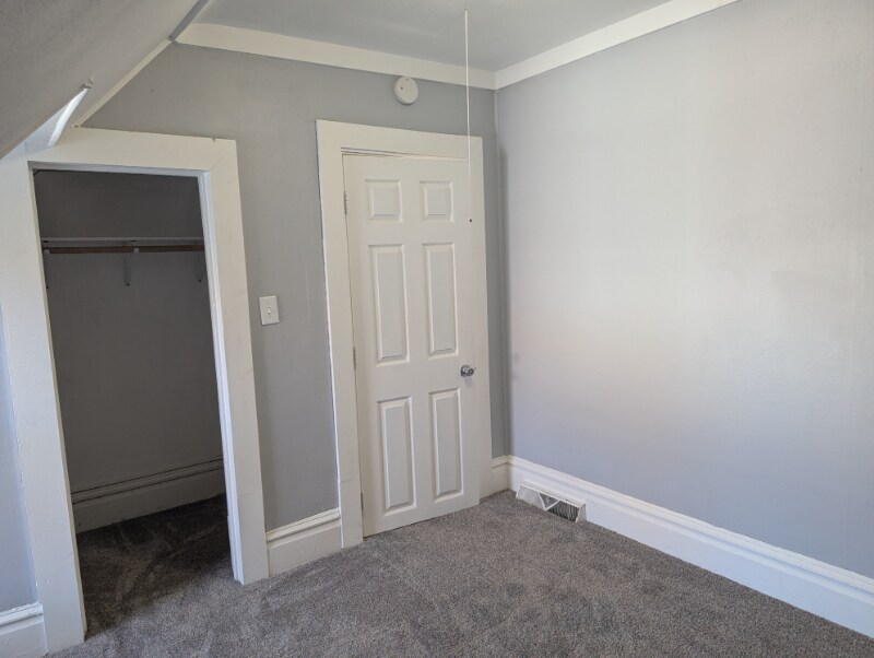 Building Photo - 2707 W 1st St