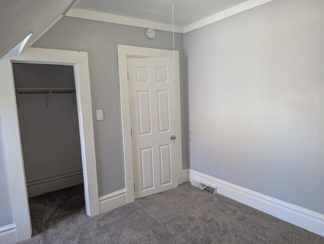 Building Photo - 2707 W 1st St