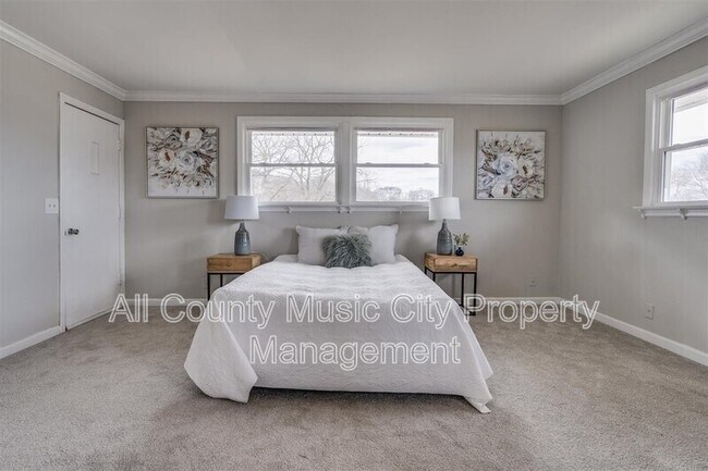 Building Photo - 209 Rhine Dr