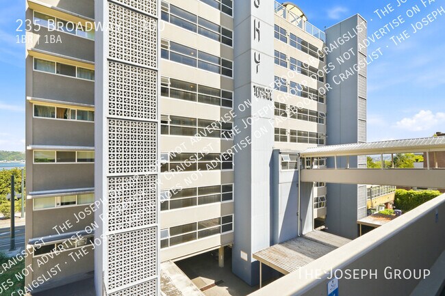 Building Photo - 235 Broadway-300
