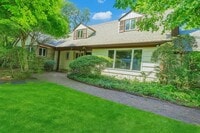 Building Photo - 17 Hilltop Dr W