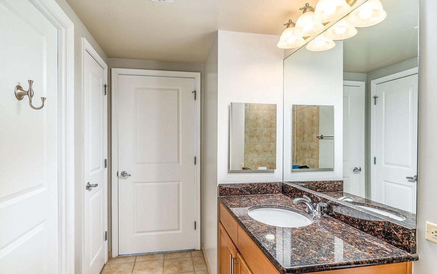 Building Photo - 11760 Sunrise Valley Dr