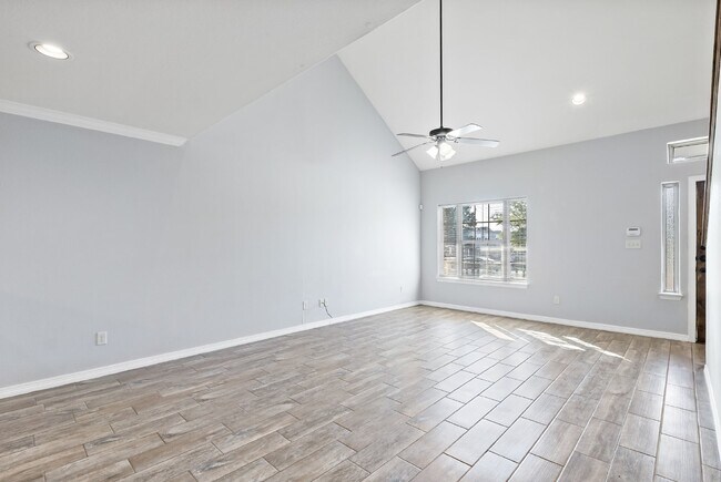 Building Photo - Pre-Leasing for Summer 2025 Move-In, First...