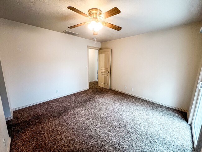 Building Photo - A Garden City Gem Near Parks, Dining & the Greenbelt