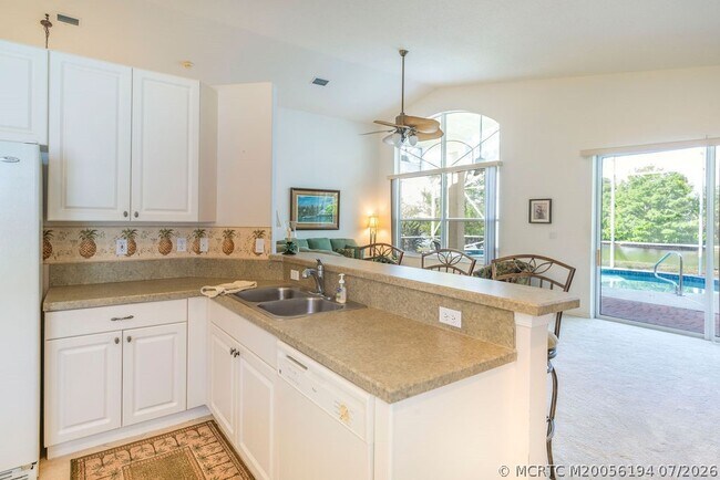 Building Photo - 2096 NW Marsh Rabbit Ln