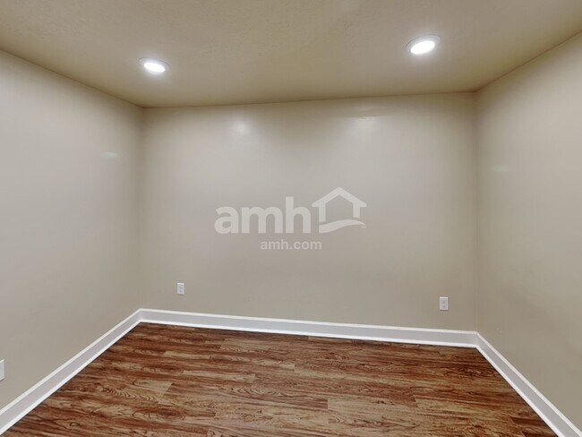 Building Photo - 4437 N Morgan Way