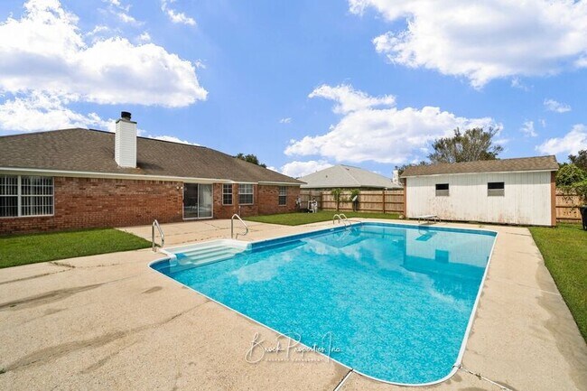 Building Photo - 2100 Blue Wind Dr
