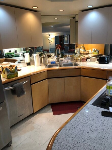 Kitchen - 66 Queen St