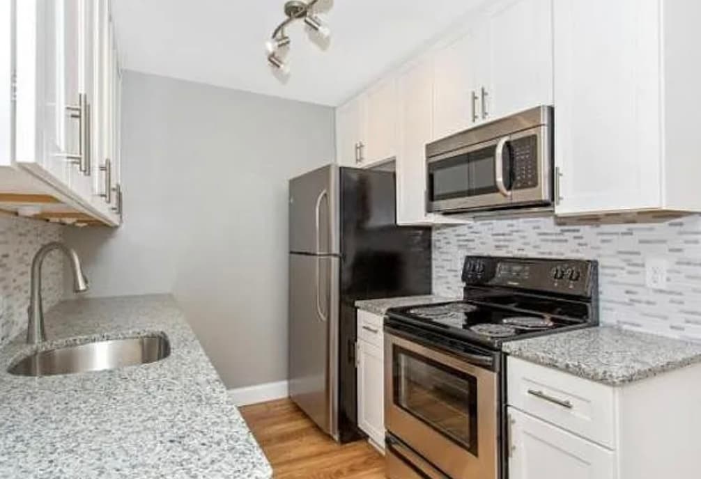 Building Photo - 5803 Oleander Plz