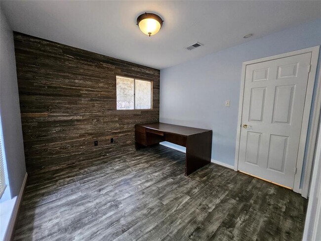 Building Photo - 1515 Desert Quail Ln