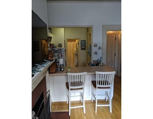 Building Photo - 411 Beacon St