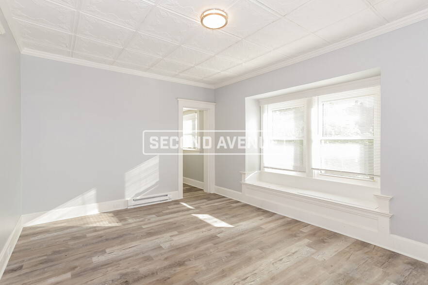 Building Photo - 2657 Fenton Ave