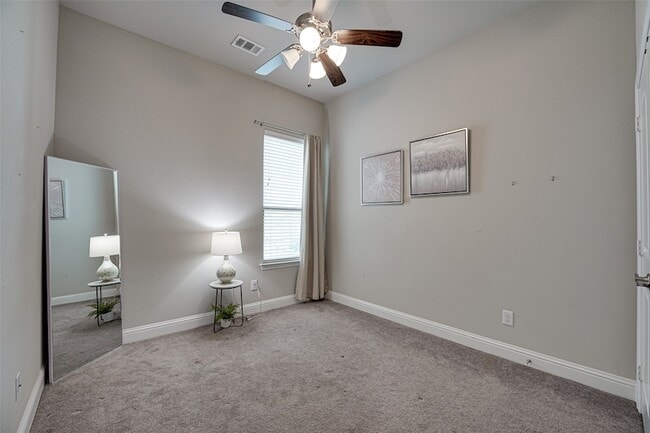 Building Photo - 1651 Sonnet Dr