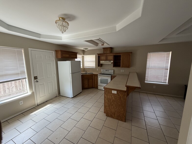 Apt D: Kitchen - 302 W Amy Dr