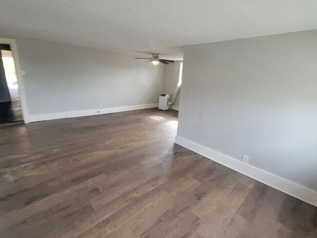 Building Photo - 1923 S Izard St