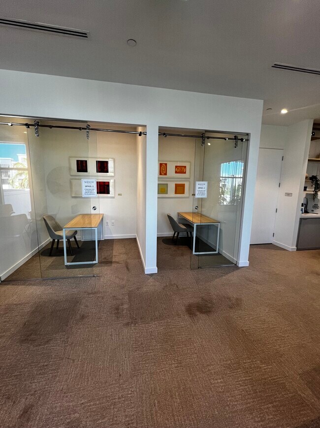 Building Photo - 670 W 74th Pl