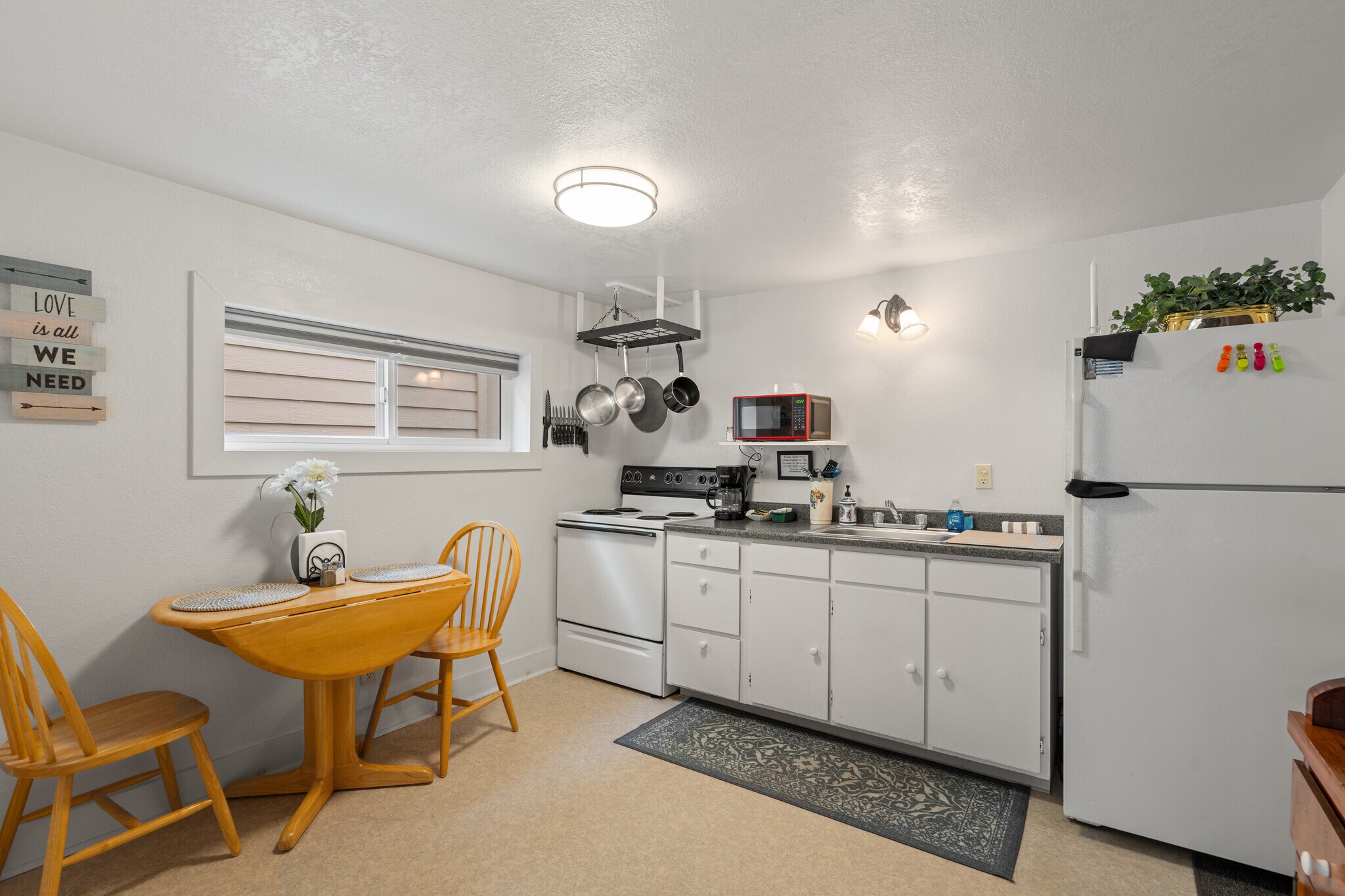 Building Photo - 451 Broad St