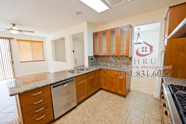 Building Photo - Northwest 4 Bed/3 bath Two-Story