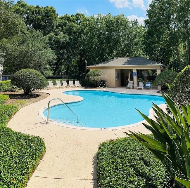 Building Photo - 207 Golden Pond Ct