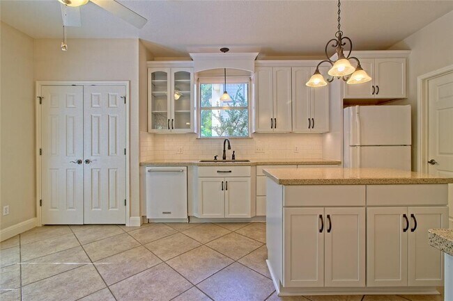 Building Photo - 301 Derby Ln