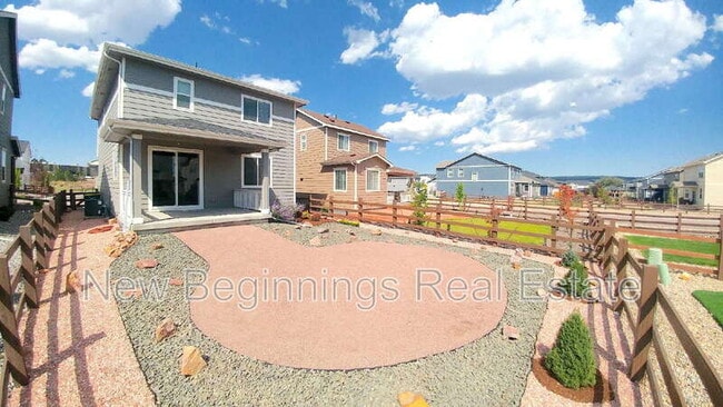 Building Photo - 16487 Mountain Flax Dr