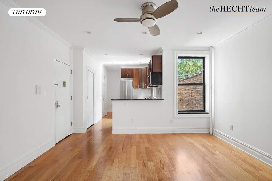 Primary Photo - 323 Lincoln Pl