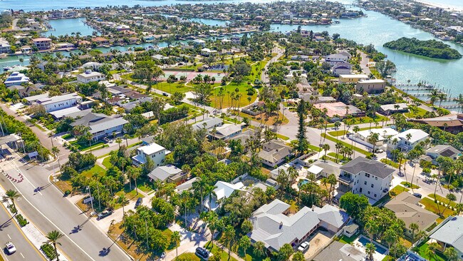 Building Photo - 3310 E Maritana Dr