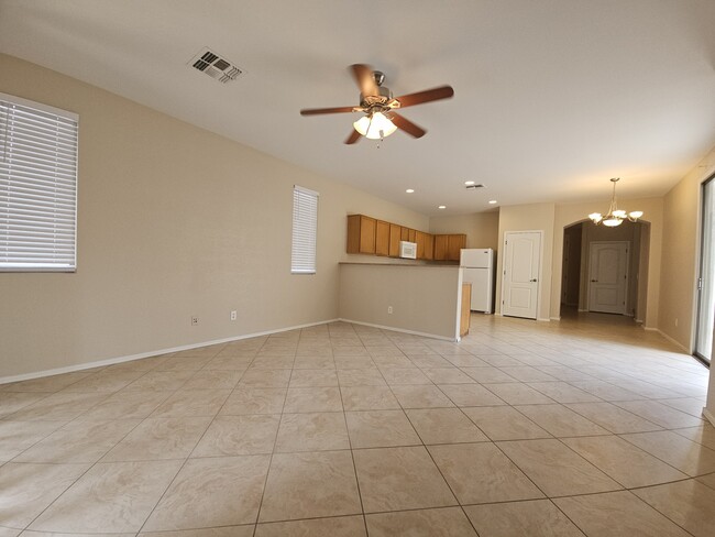 Building Photo - 3631 E Warbler Rd