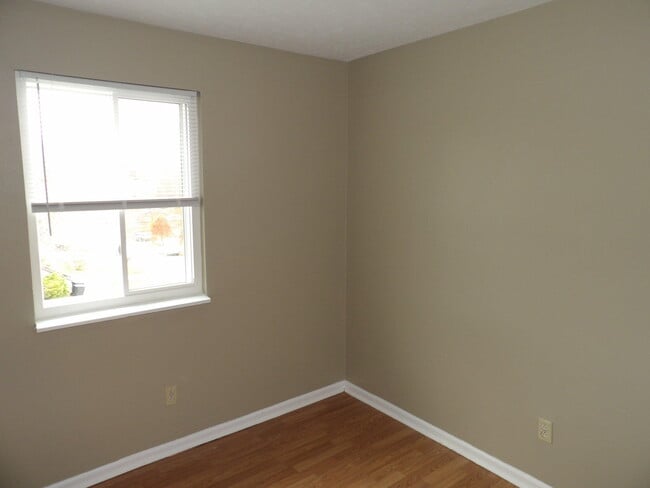 Building Photo - 409 Ridgewood Ln