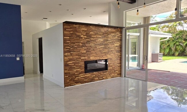 Building Photo - 1506 Lantana Ct