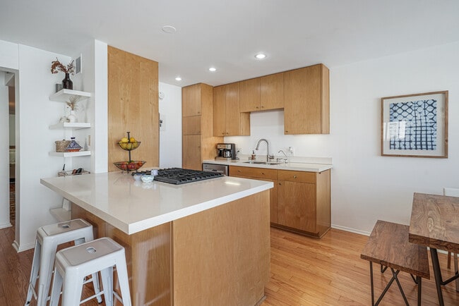 Kitchen - 1720 Ardmore Ave