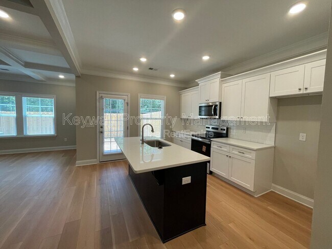 Building Photo - 3119 Venetian Dr