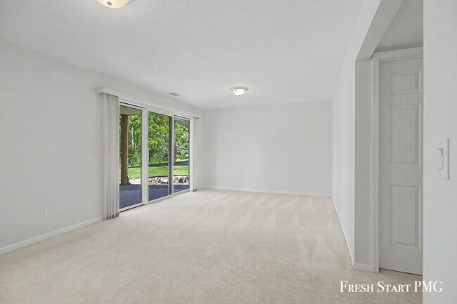 Building Photo - 2107 Blue Bell Way
